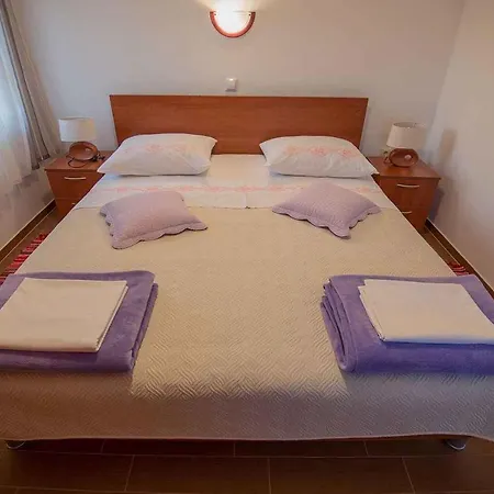 Apartman In Starigrad-paklenica 6867 Starigrad Paklenica
