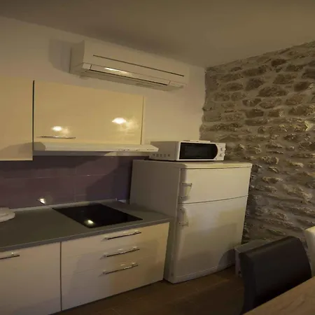 In Starigrad-paklenica 6867 Apartman