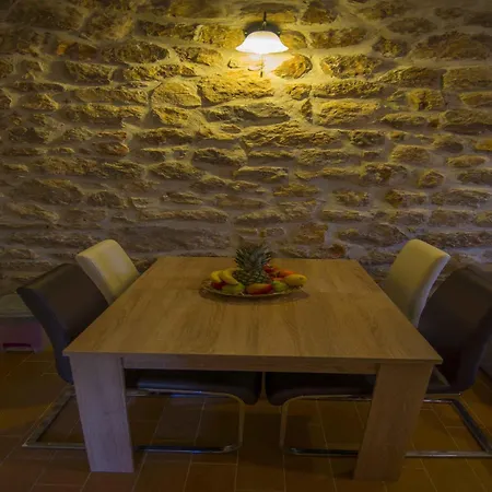 Apartman In Starigrad-paklenica 6867 *