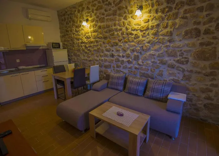 In Starigrad-paklenica 6867 스타리그라드 파클레니차