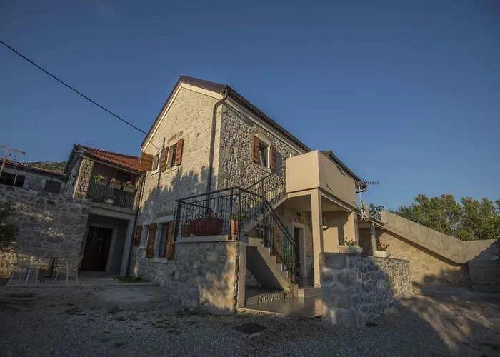 In Starigrad-paklenica 6867 * 스타리그라드 파클레니차