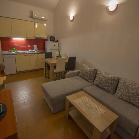 Apartment In Starigrad-paklenica 6867