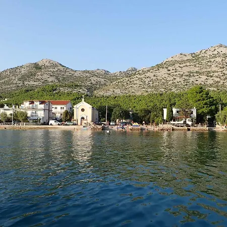 In Starigrad-paklenica 6867